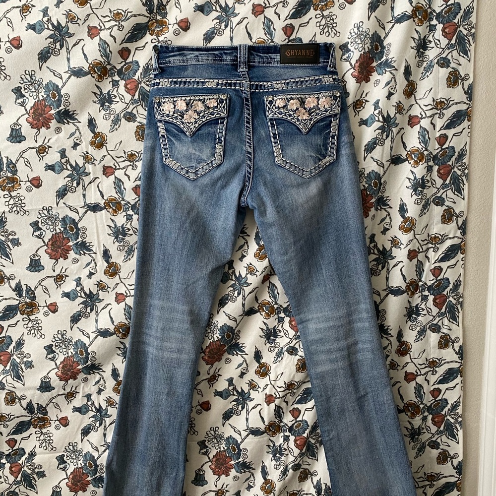 Jeans - Picture 2 of 4